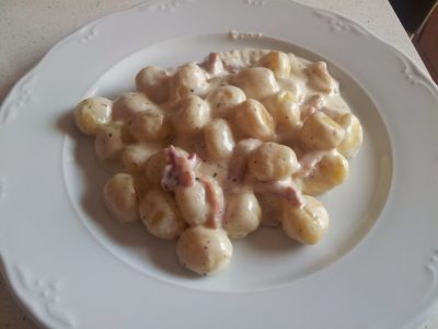 Ñoquis con bacon